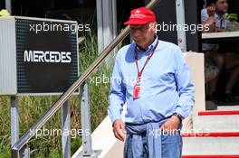 Niki Lauda (AUT) Mercedes Non-Executive Chairman. 07.04.2018. Formula 1 World Championship, Rd 2, Bahrain Grand Prix, Sakhir, Bahrain, Qualifying Day.
