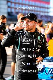 Valtteri Bottas (FIN) Mercedes AMG F1 in qualifying parc ferme. 16.07.2021. Formula 1 World Championship, Rd 10, British Grand Prix, Silverstone, England, Practice Day.