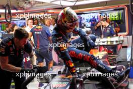Pole sitter Max Verstappen (NLD) Red Bull Racing RB19 in the pits. 03.11.2023. Formula 1 World Championship, Rd 21, Brazilian Grand Prix, Sao Paulo, Brazil, Qualifying Day.