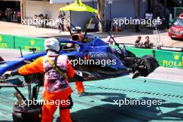 Alexander Albon (THA) Williams Racing FW45 crashed out at the start of the race. 05.11.2023. Formula 1 World Championship, Rd 21, Brazilian Grand Prix, Sao Paulo, Brazil, Race Day.