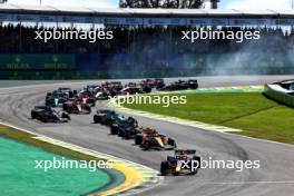Max Verstappen (NLD) Red Bull Racing RB19 leads at the race restart. 05.11.2023. Formula 1 World Championship, Rd 21, Brazilian Grand Prix, Sao Paulo, Brazil, Race Day.