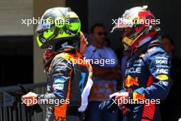 (L to R): Lando Norris (GBR) McLaren and Max Verstappen (NLD) Red Bull Racing in Sprint Shootout parc ferme. 04.11.2023. Formula 1 World Championship, Rd 21, Brazilian Grand Prix, Sao Paulo, Brazil, Sprint Day.