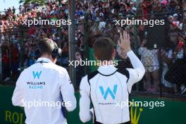 Logan Sargeant (USA) Williams Racing with Gaetan Jego, Williams Racing Race Engineer on the grid. 04.11.2023. Formula 1 World Championship, Rd 21, Brazilian Grand Prix, Sao Paulo, Brazil, Sprint Day.