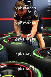Red Bull Racing mechanic with Pirelli tyres. 02.11.2023. Formula 1 World Championship, Rd 21, Brazilian Grand Prix, Sao Paulo, Brazil, Preparation Day.