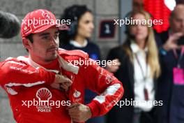 Pole sitter Charles Leclerc (MON) Ferrari in qualifying parc ferme. 17.11.2023. Formula 1 World Championship, Rd 22, Las Vegas Grand Prix, Las Vegas, Nevada, USA, Qualifying Day.
