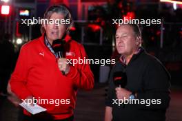 Bob Varsha (USA) F1 Journalist and Commentator (Left). 17.11.2023. Formula 1 World Championship, Rd 22, Las Vegas Grand Prix, Las Vegas, Nevada, USA, Qualifying Day.