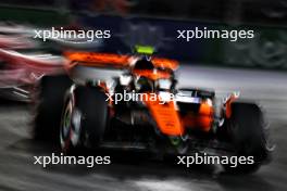 Lando Norris (GBR) McLaren MCL60. 17.11.2023. Formula 1 World Championship, Rd 22, Las Vegas Grand Prix, Las Vegas, Nevada, USA, Qualifying Day.