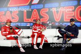 (L to R): Carlos Sainz Jr (ESP) Ferrari; Charles Leclerc (MON) Ferrari; and Max Verstappen (NLD) Red Bull Racing, in the post qualifying FIA Press Conference. 17.11.2023. Formula 1 World Championship, Rd 22, Las Vegas Grand Prix, Las Vegas, Nevada, USA, Qualifying Day.
