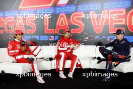 (L to R): Carlos Sainz Jr (ESP) Ferrari; Charles Leclerc (MON) Ferrari; and Max Verstappen (NLD) Red Bull Racing, in the post qualifying FIA Press Conference. 17.11.2023. Formula 1 World Championship, Rd 22, Las Vegas Grand Prix, Las Vegas, Nevada, USA, Qualifying Day.