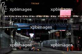 Max Verstappen (NLD) Red Bull Racing RB19 at the start of the race. 18.11.2023. Formula 1 World Championship, Rd 22, Las Vegas Grand Prix, Las Vegas, Nevada, USA, Race Day.