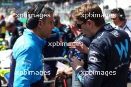 Alexander Albon (THA) Williams Racing on the grid with Ed Regan (GBR) Williams Racing Engineer on the grid. 29.10.2023. Formula 1 World Championship, Rd 20, Mexican Grand Prix, Mexico City, Mexico, Race Day.