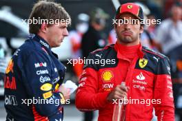 (L to R): Max Verstappen (NLD) Red Bull Racing in qualifying parc ferme with Carlos Sainz Jr (ESP) Ferrari. 28.10.2023. Formula 1 World Championship, Rd 20, Mexican Grand Prix, Mexico City, Mexico, Qualifying Day.