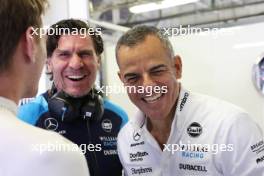(L to R): Ben Jacobs (AUS) Williams Racing Personal Trainer with Paul Asencio (USA) Williams Racing Chief Revenue Officer. 28.10.2023. Formula 1 World Championship, Rd 20, Mexican Grand Prix, Mexico City, Mexico, Qualifying Day.