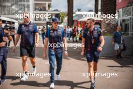 Max Verstappen (NLD) Red Bull Racing with his security guards. 26.10.2023. Formula 1 World Championship, Rd 20, Mexican Grand Prix, Mexico City, Mexico, Preparation Day.