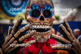 Circuit atmosphere - Day of the Dead Skeleton. 26.10.2023. Formula 1 World Championship, Rd 20, Mexican Grand Prix, Mexico City, Mexico, Preparation Day.