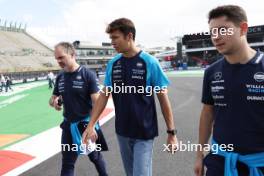 Alexander Albon (THA) Williams Racing walks the circuit with James Urwin (GBR) Williams Racing Race Engineer. 26.10.2023. Formula 1 World Championship, Rd 20, Mexican Grand Prix, Mexico City, Mexico, Preparation Day.