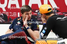 (L to R): Max Verstappen (NLD) Red Bull Racing and Lando Norris (GBR) McLaren in the post race FIA Press Conference. 08.10.2023. Formula 1 World Championship, Rd 18, Qatar Grand Prix, Doha, Qatar, Race Day.