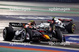 Sergio Perez (MEX) Red Bull Racing RB19. 08.10.2023. Formula 1 World Championship, Rd 18, Qatar Grand Prix, Doha, Qatar, Race Day.