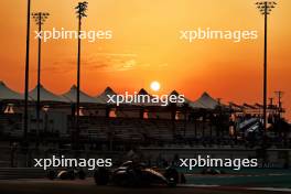 Alexander Albon (THA) Williams Racing FW45. 24.11.2023. Formula 1 World Championship, Rd 23, Abu Dhabi Grand Prix, Yas Marina Circuit, Abu Dhabi, Practice Day.