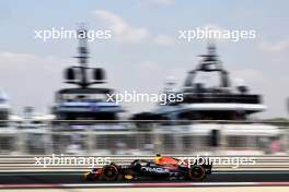 Jake Dennis (GBR) Red Bull Racing RB19 Test Driver. 24.11.2023. Formula 1 World Championship, Rd 23, Abu Dhabi Grand Prix, Yas Marina Circuit, Abu Dhabi, Practice Day.