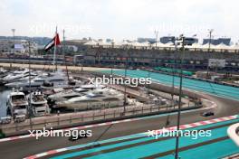 George Russell (GBR) Mercedes AMG F1 W14. 24.11.2023. Formula 1 World Championship, Rd 23, Abu Dhabi Grand Prix, Yas Marina Circuit, Abu Dhabi, Practice Day.