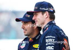 Max Verstappen (NLD), Red Bull Racing Sergio Perez (MEX), Red Bull Racing  26.11.2023. Formula 1 World Championship, Rd 23, Abu Dhabi Grand Prix, Yas Marina Circuit, Abu Dhabi, Race Day.