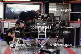 Red Bull Racing RB19 being prepared in the pit garage. 23.11.2023. Formula 1 World Championship, Rd 23, Abu Dhabi Grand Prix, Yas Marina Circuit, Abu Dhabi, Preparation Day.