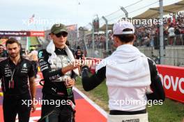 (L to R): George Russell (GBR) Mercedes AMG F1 with Pierre Gasly (FRA) Alpine F1 Team on the grid. 21.10.2023. Formula 1 World Championship, Rd 19, United States Grand Prix, Austin, Texas, USA, Sprint Day.