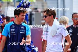 (L to R): Alexander Albon (THA) Williams Racing and George Russell (GBR) Mercedes AMG F1 on the drivers' parade. 22.10.2023. Formula 1 World Championship, Rd 19, United States Grand Prix, Austin, Texas, USA, Race Day.