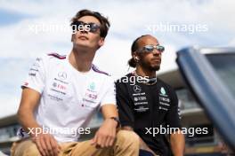 (L to R): George Russell (GBR) Mercedes AMG F1 and Lewis Hamilton (GBR) Mercedes AMG F1 on the drivers' parade. 22.10.2023. Formula 1 World Championship, Rd 19, United States Grand Prix, Austin, Texas, USA, Race Day.