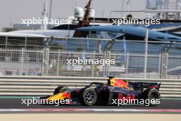 Jak Crawford (USA) Hitech Pule-Eight. 24.11.2023. Formula 2 Championship, Rd 14, Yas Marina Circuit, Abu Dhabi, UAE, Friday.