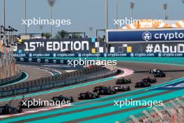 The start of the race. 26.11.2023. Formula 2 Championship, Rd 14, Yas Marina Circuit, Abu Dhabi, UAE, Feature Race, Sunday.