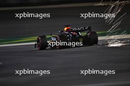 Max Verstappen (NLD) Red Bull Racing RB20 sends sparks flying. 01.03.2024. Formula 1 World Championship, Rd 1, Bahrain Grand Prix, Sakhir, Bahrain, Qualifying Day.