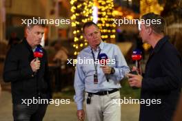 (L to R): Simon Lazenby (GBR) Sky Sports F1 TV Presenter with Martin Brundle (GBR) Sky Sports Commentator and Craig Slater (GBR) Sky Sports F1 Reporter. 28.02.2024. Formula 1 World Championship, Rd 1, Bahrain Grand Prix, Sakhir, Bahrain, Preparation Day.