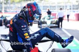 Max Verstappen (NLD) Red Bull Racing RB20 in Sprint qualifying parc ferme. 03.05.2024. Formula 1 World Championship, Rd 6, Miami Grand Prix, Miami, Florida, USA, Sprint Qualifying Day.