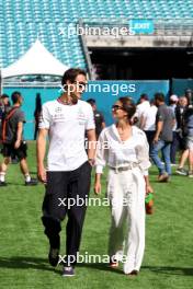 (L to R): George Russell (GBR) Mercedes AMG F1 with girlfriend Carmen Montero Mundt. 04.05.2024. Formula 1 World Championship, Rd 6, Miami Grand Prix, Miami, Florida, USA, Sprint and Qualifying Day.