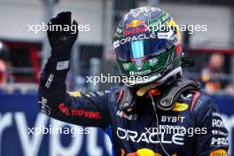 Sergio Perez (MEX) Red Bull Racing celebrates his third position in Sprint parc ferme. 04.05.2024. Formula 1 World Championship, Rd 6, Miami Grand Prix, Miami, Florida, USA, Sprint and Qualifying Day.