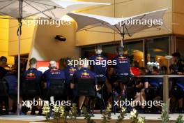 Red Bull Racing meeting in the paddock. 21.02.2024. Formula 1 Testing, Sakhir, Bahrain, Day One.