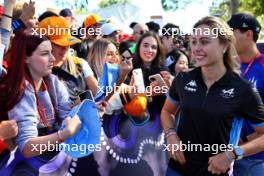 Sophia Florsch (GER) Alpine Academy Driver with fans. 21.03.2024. FIA Formula 3 Championship, Rd 2, Melbourne, Australia, Thursday.